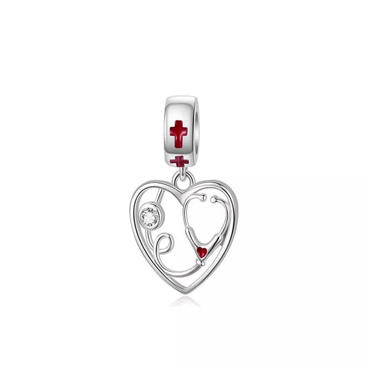 Corazón y estetoscopio